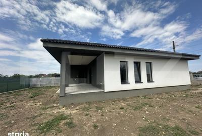 Casă cu 3 camere cu Teren 450 Mp în Lazuri