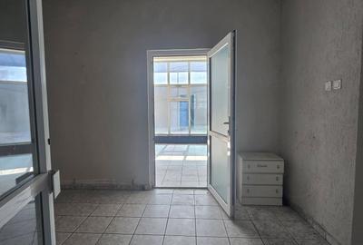 Spațiu comercial, de 1,000 mp, în Autogară - 8