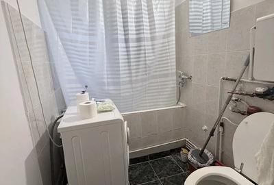 Apartament cu 3 camere semidecomandat în 7 Noiembrie
