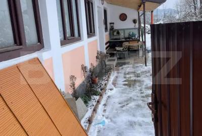 Casă cu 3 camere cu Teren 1700 Mp în Central - 10