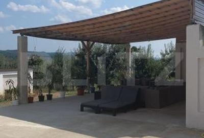 Casă cu 3 camere cu Teren 2000 Mp în Voinești