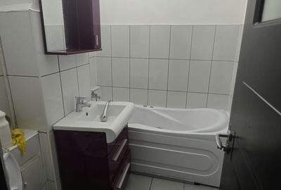 Garsonieră în Titan