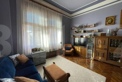Apartament cu 3 camere decomandat, mobilat în Central