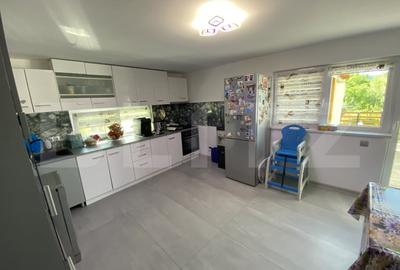 Casă individuală cu 5 camere cu Teren 1500 Mp în Popeni