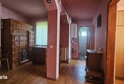 Apartament cu 4 camere în Central
