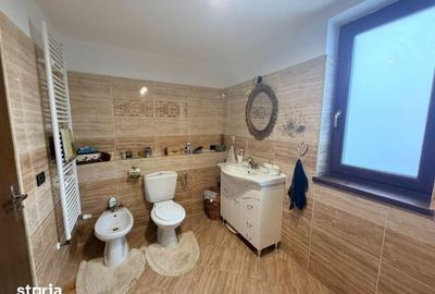 Casă cu 6 camere cu Teren 600 Mp în Bordei - 18