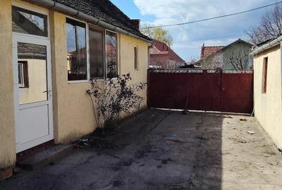 Casă cu 4 camere cu Teren 1300 Mp în Teremia Mare - 1