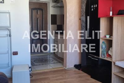 Garsonieră decomandată, mobilată în Central