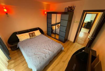Apartament cu 4 camere decomandat în Traian