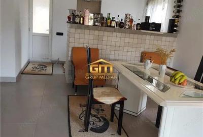 Casă cu 6 camere cu Teren 5600 Mp în Golești - 14