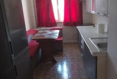 Apartament cu 4 camere în Tineretului