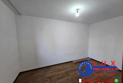 Apartament cu 3 camere semidecomandat în Neptun - 2