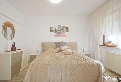 Apartament cu 4 camere decomandat în Clăbucet