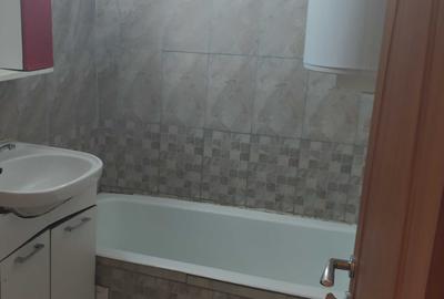 Apartament cu 3 camere decomandat în Progresul