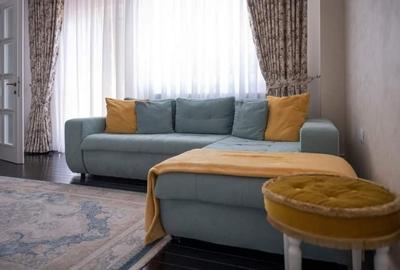 Apartament cu 3 camere semidecomandat în Exterior Vest