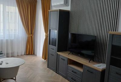 Apartament cu 3 camere decomandat în Exterior Vest - 2