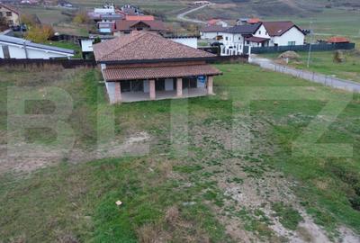 Casă individuală cu 3 camere cu Canalizare în Ciugud