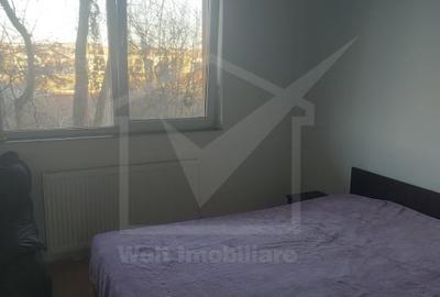 Apartament cu 2 camere semidecomandat, mobilat în Borhanci