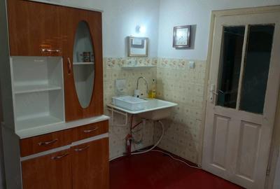 Casă cu 2 camere cu Teren 671 Mp în Central