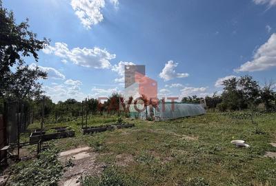 Casă cu 4 camere cu Teren 1514 Mp în Ianova
