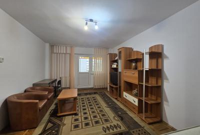 Garsonieră decomandată în Independenței