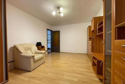 Apartament cu 3 camere decomandat, mobilat în C5 - 2
