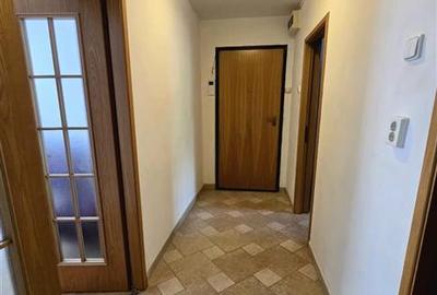 Apartament cu 3 camere semidecomandat, mobilat în Central - 2