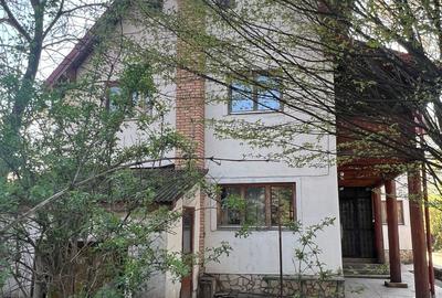 Casă individuală cu 6 camere cu Garaj în Chichiș - 1