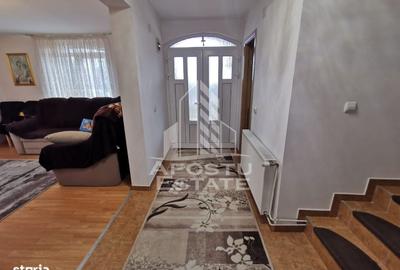 Casă cu 4 camere în Sânmihaiu Român