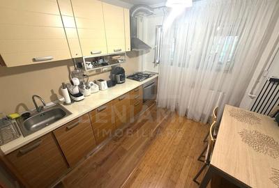 Apartament cu 3 camere decomandat în Brazda lui Novac