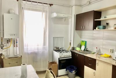 Apartament cu 2 camere decomandat, mobilat în Micro 5 - 16