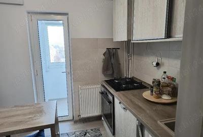 Apartament cu 3 camere decomandat în Micro 4 - 4