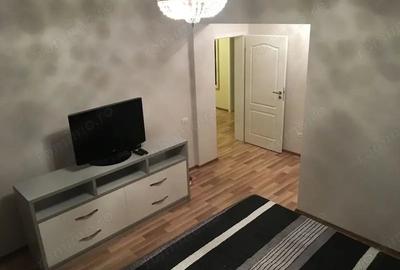 Apartament cu 3 camere decomandat în Prelungirea Ghencea