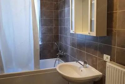 Apartament cu 2 camere semidecomandat în Soarelui
