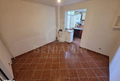 Apartament cu 3 camere decomandat în Craiovița Nouă