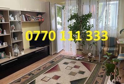Apartament cu 3 camere decomandat în Obor