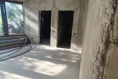 Casă individuală cu 12 camere cu Canalizare în Central - 9