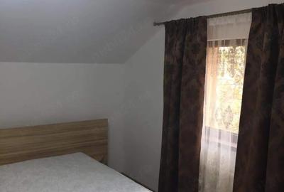 Casă cu Teren 300 Mp în Roșu