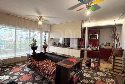 Apartament cu 3 camere decomandat în Zorilor