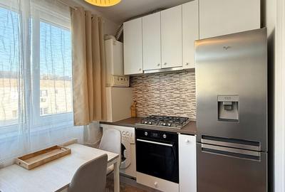 Apartament cu 2 camere în Apărătorii Patriei