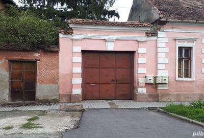 Casă cu 5 camere în Dumbrăveni