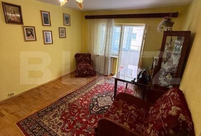 Apartament cu 3 camere semidecomandat în Central - 1