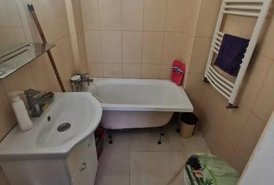 Casă cu 3 camere cu Teren 130 Mp în Central