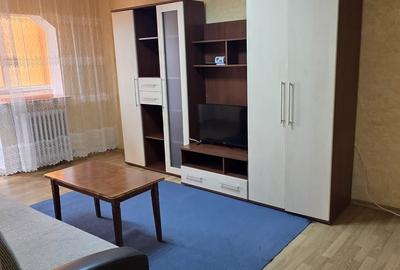 Apartament cu 3 camere decomandat în Gară