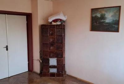 Apartament cu 2 camere nedecomandat în Piața Armatei