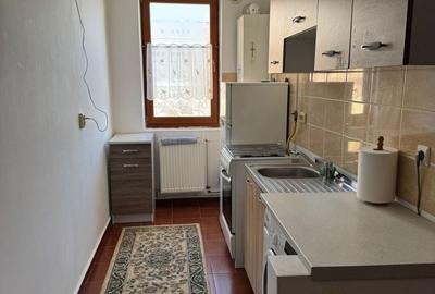 Garsonieră decomandată în Central