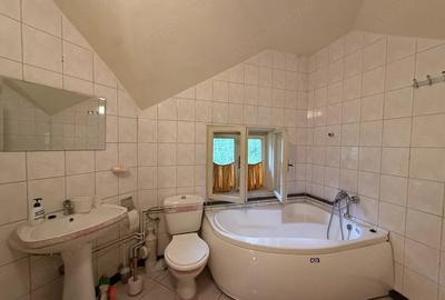 Casă cu 4 camere cu Teren 3174 Mp în Scărișoara