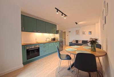 Apartament cu 3 camere semidecomandat, mobilat în Sopor
