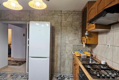 Apartament cu 3 camere semidecomandat, mobilat în Dărmănești - 8