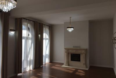 Casă cu 7 camere cu Canalizare în Băneasa - 5